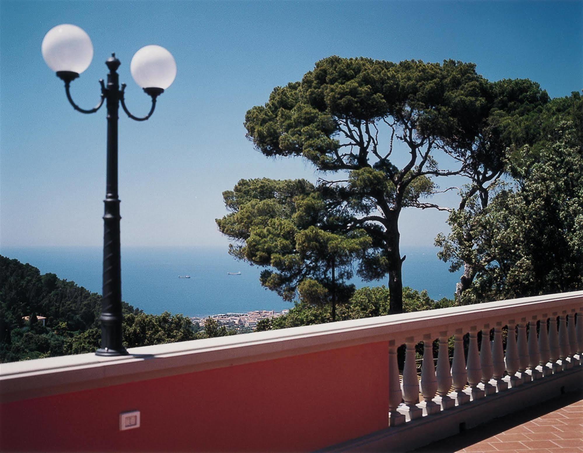 Hotel La Vedetta Livorno Exterior foto